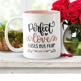Tasse 2 Couleurs La Bible Verse ✝️ L'Amour Parfait Écrase La Peur