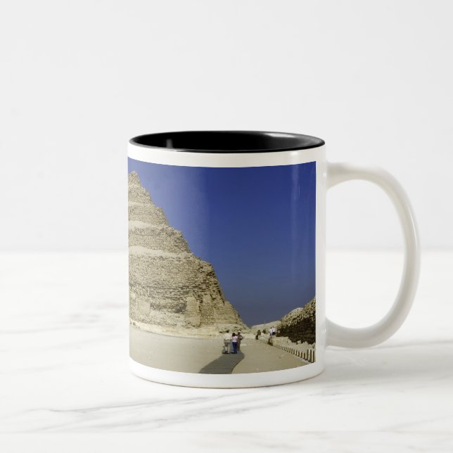 Tasse 2 Couleurs La pyramide des pas à Saqqara, l'une des plus anci (Droit)