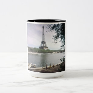 Tasse 2 Couleurs La Tour Eiffel. Paris, vers 1960.