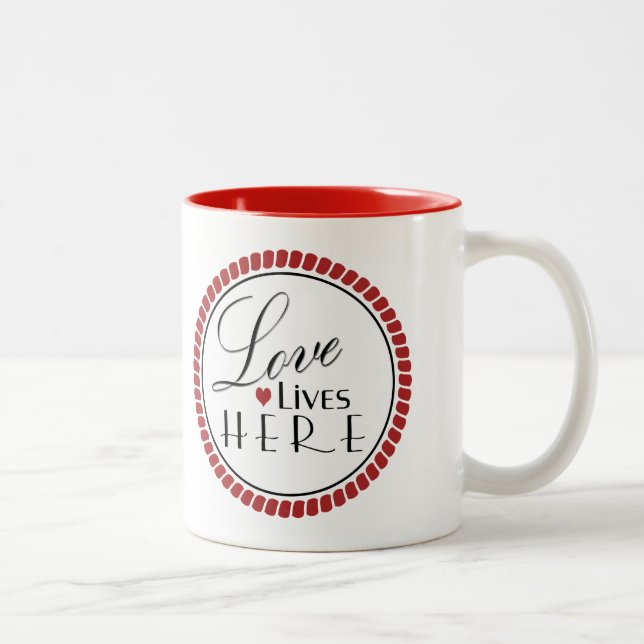Tasse 2 Couleurs L'amour vit ici (Droit)