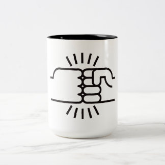 Tasse 2 Couleurs Le poing se cogne en avant !