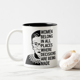 Tasse 2 Couleurs les femmes appartiennent à tous les endroits où 