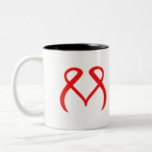 Tasse 2 Couleurs Lettre M de cœur rouge représentant l'amour