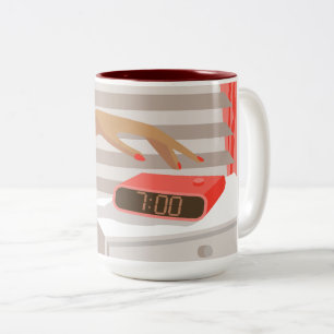 Tasse 2 Couleurs Main des femmes poussant le bouton snooze du révei