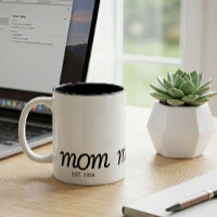 Maman a établi un nouveau cadeau pour maman