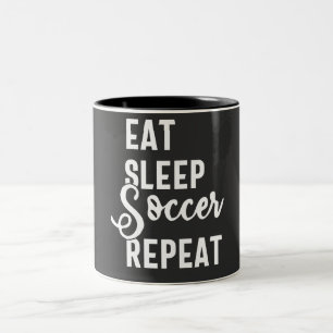 Tasse 2 Couleurs mangez sommeil soccer répéter