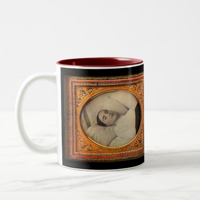 Tasse 2 Couleurs Mercy Brown Restless Deed - Double side Two Tone (Gauche)