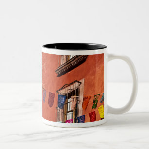 Tasse 2 Couleurs Mexique, San Miguel de Allende. Bannières coloré