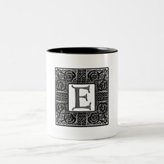 Tasse 2 Couleurs Monogramme Celtique "E" argenté