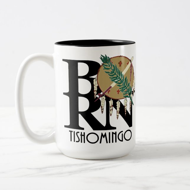 Tasse 2 Couleurs NÉ Tishomingo Oklahoma 15oz (Gauche)