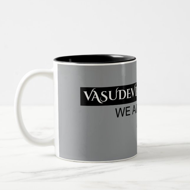 Tasse 2 Couleurs "One Earth. One Spirit. One Family." (Gauche)