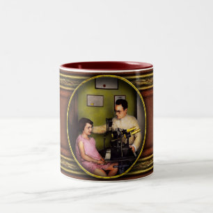 Tasse 2 Couleurs Optométriste - L'examen de la vue 1929