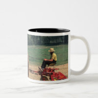 Personnes simples de pays amish dans l'agriculture