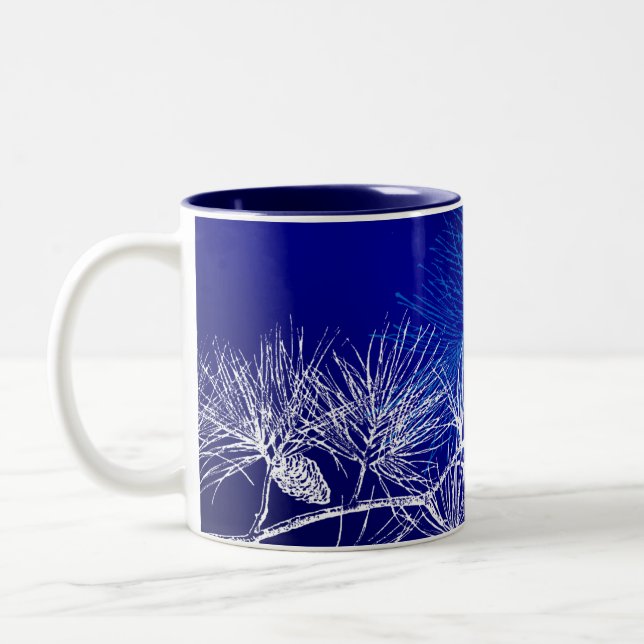 Tasse 2 Couleurs Pin d'hiver bleu et blanc (Gauche)