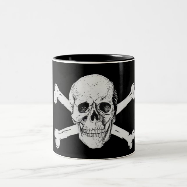 Tasse 2 Couleurs Pirate crâne et os croisés (Centre)
