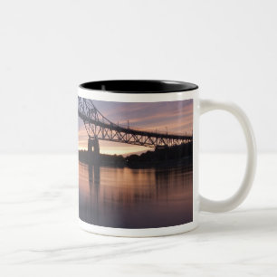 Tasse 2 Couleurs Pont de Sagamore sur le canal de Cape Cod,
