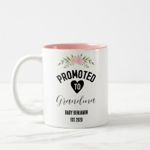 Tasse 2 Couleurs Promoté à Grand-mère Nom personnalisé du bébé