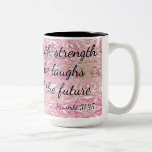 Tasse 2 Couleurs Proverbes habillées de force et de dignité