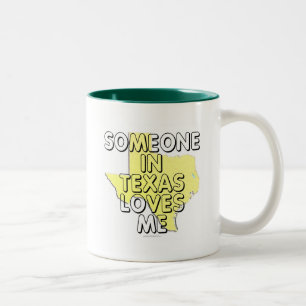 Tasse 2 Couleurs Quelqu'un dans le Texas m'aime