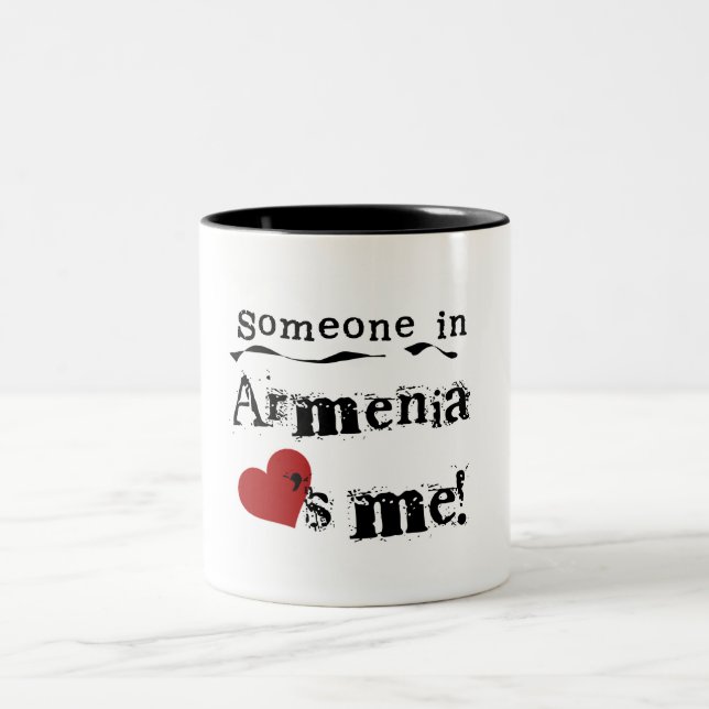 Tasse 2 Couleurs Quelqu'un en Arménie m'aime (Centre)