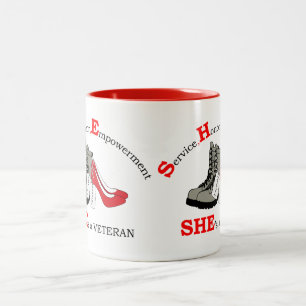 Tasse 2 Couleurs S H E est un vétéran