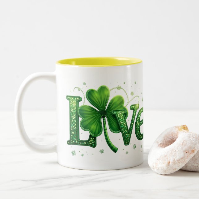 Tasse 2 Couleurs Saint Patrick's Day Amour Shamrock (Avec donut)
