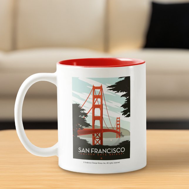 Tasse 2 Couleurs San Francisco, CA - Golden Gate Bridge (Mug on table)