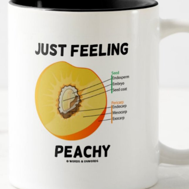 Tasse 2 Couleurs Sentir Peachy (Peach Anatomy) (Let your wry fruit-filled sense of humor come alive with this mug featuring peach anatomy)