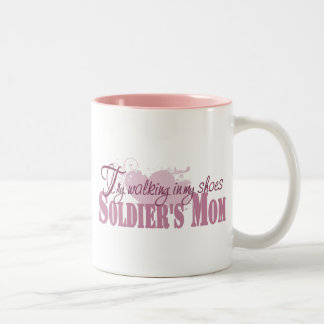 Tasse 2 Couleurs Soldats maman, essai marchant dans des mes