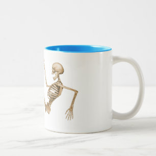 Tasse 2 Couleurs Squelette sur des patins de rouleau
