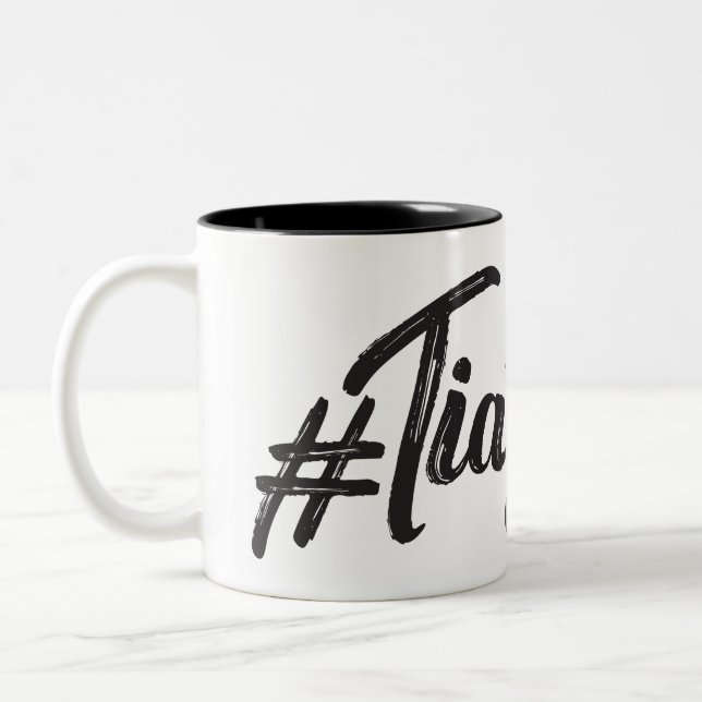 Tasse 2 Couleurs #TiaGoals, manuscrit moderne grunge (Gauche)