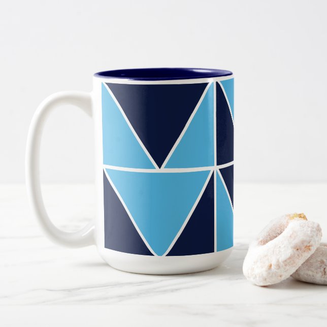 Tasse 2 Couleurs Triangle géométrique bleu de la marine bleue (Avec donut)