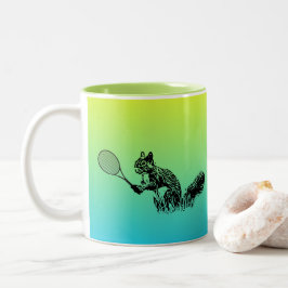 Tasse 2 Couleurs Un écureuil avec une raquette de tennis sur un Arr