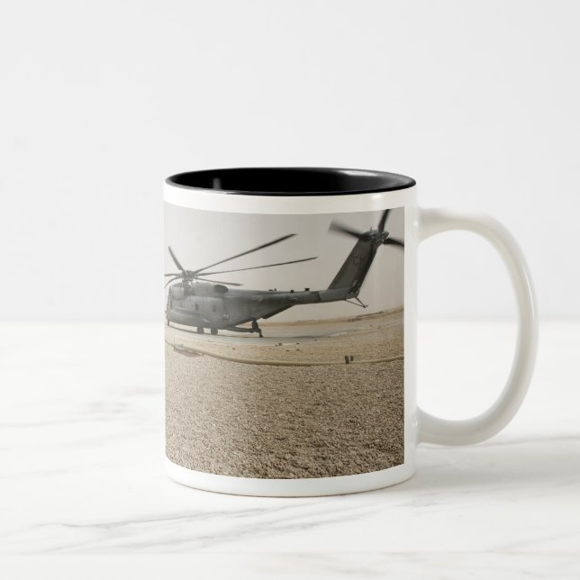 Tasse 2 Couleurs Un opérateur radio de terrain (Droit)