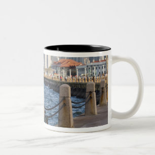 Tasse 2 Couleurs Vélo au bord de l'eau avec la ligne d'horizon de 