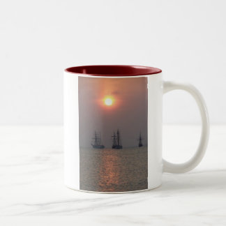Tasse 2 Couleurs Voile de début de la matinée