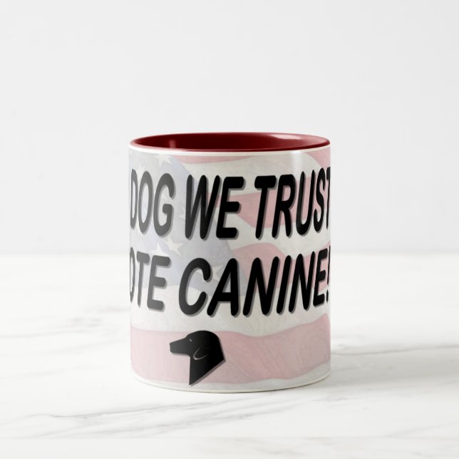 Tasse 2 Couleurs Vote Dog avec drapeau américain (Centre)