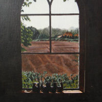 Vue du paysage rural depuis la fenêtre de l'église
