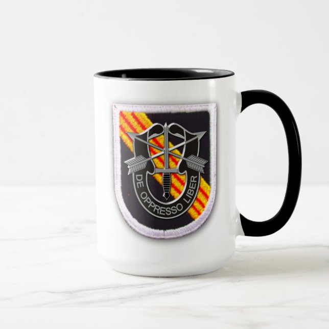 Tasse 5èmes vétérinaires du Vietnam de vétérans de (Droite)