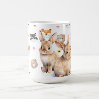 Tasse à café avec de mignons lapins de la forêt