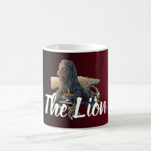 Tasse à café avec Lion Animal Totem sur Paysage Ur