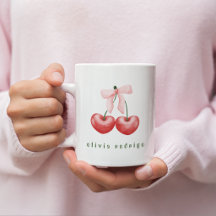 Tasse à café avec un nœud papillon et un cœur de c