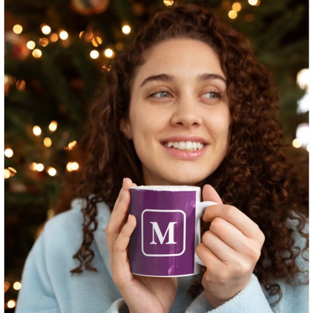 Tasse à café tendance violet - monogramme (Créateur téléchargé)