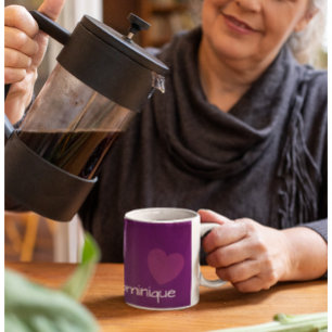 Tasse à café tendance violette avec cœur