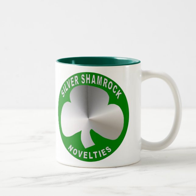 Tasse argentée de nouveautés de shamrock (Droit)