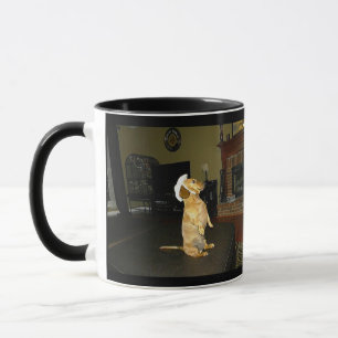 Tasse Assis jolie ou regarder la TV Dachshund