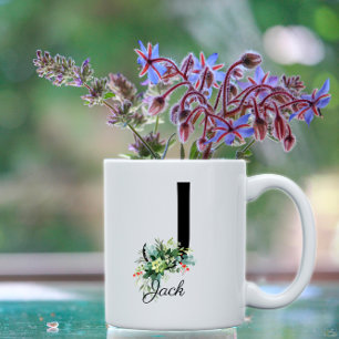 Tasse aus Aquarellgrün mit Monogramm-Buchstaben