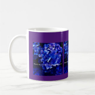 Tasse avec hydrangeas violets Passez-moi un ventil