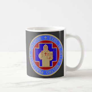 Tasse avec les deux visages de la médaille de St
