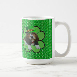 Tasse Baby Basset Hound Happy St. Patrick's Clover
